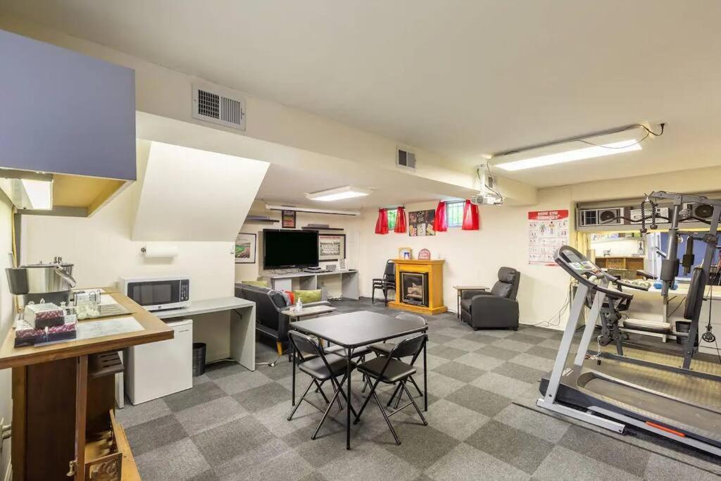 Lrge 5 Bedroom 9 Beds Near Dc-Pool, Hot Tub, Gym, Game Rm, Fire Pit Bowie Zewnętrze zdjęcie