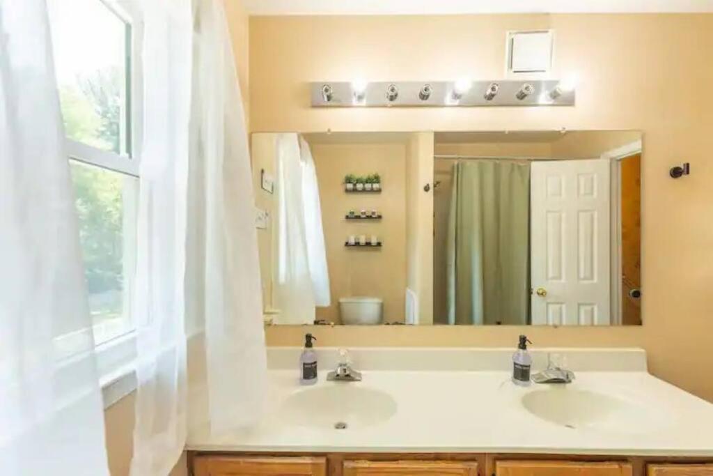 Lrge 5 Bedroom 9 Beds Near Dc-Pool, Hot Tub, Gym, Game Rm, Fire Pit Bowie Zewnętrze zdjęcie
