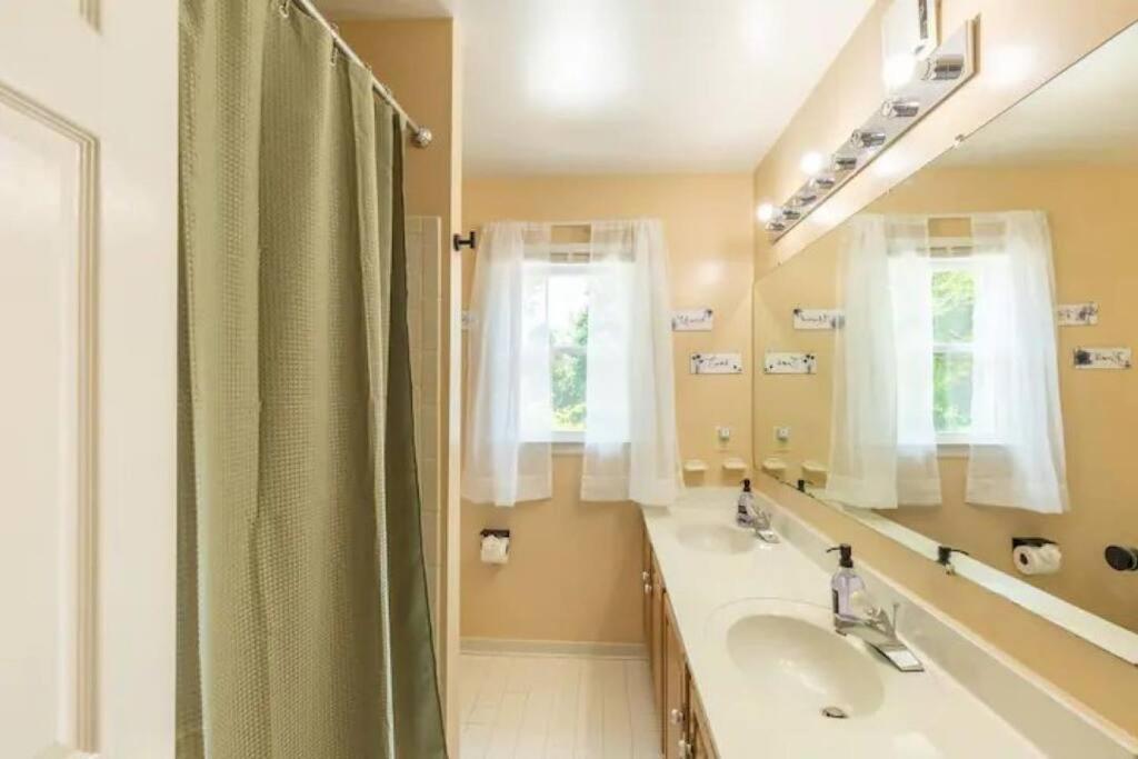Lrge 5 Bedroom 9 Beds Near Dc-Pool, Hot Tub, Gym, Game Rm, Fire Pit Bowie Zewnętrze zdjęcie